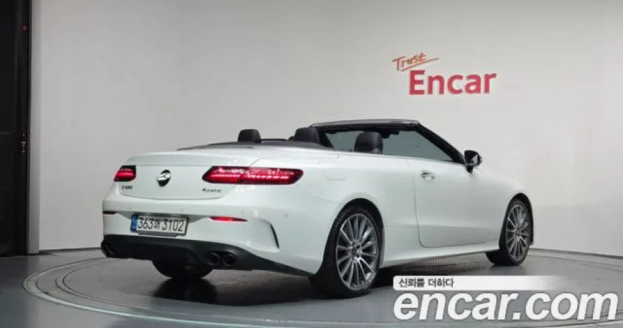 Mercedes-Benz E-Class 
