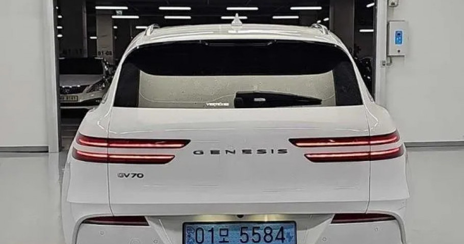 Genesis Gv70 
