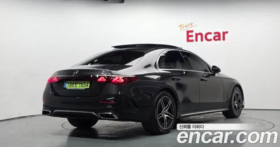 Mercedes-Benz E-Class 