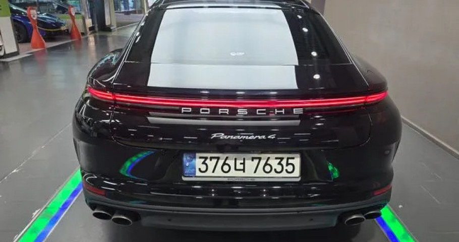 Porsche Panamera 