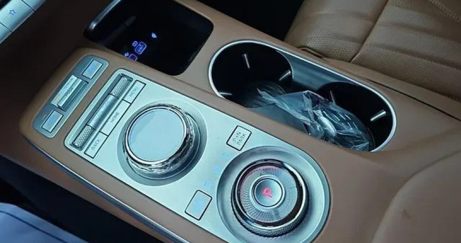 Genesis Gv70 