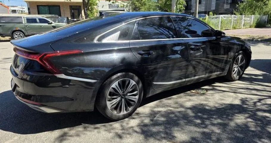 Kia K8 