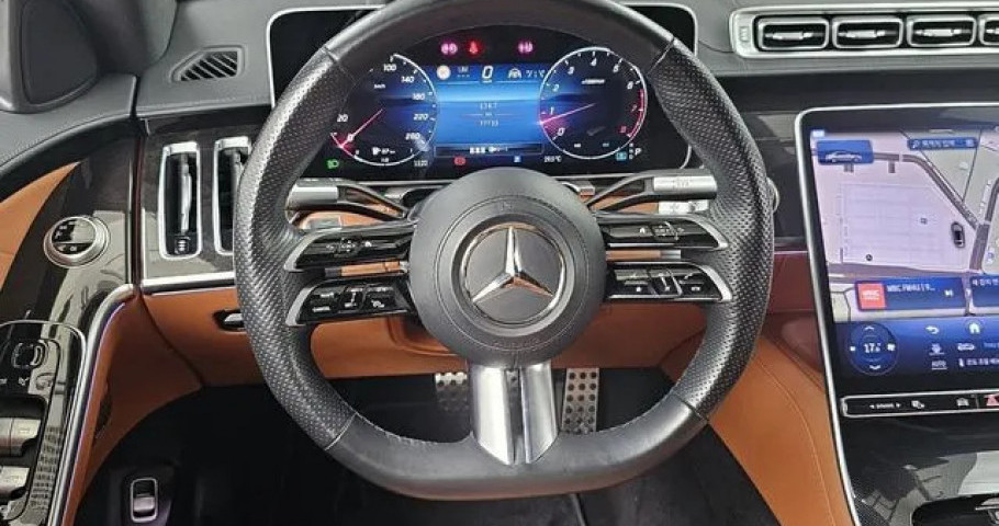 Mercedes-Benz S-Class 