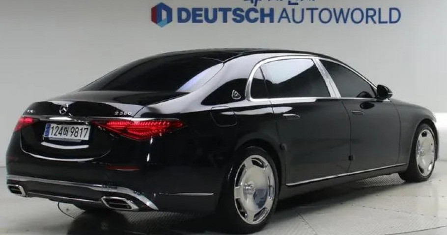 Mercedes-Benz S-Class 