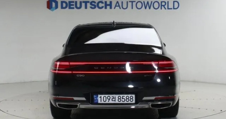 Genesis G90 