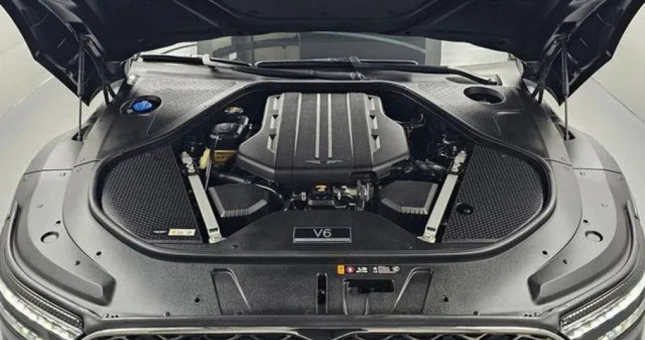 Genesis G90 