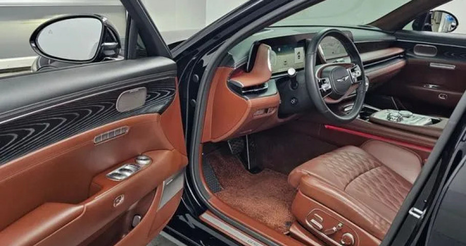 Genesis G90 