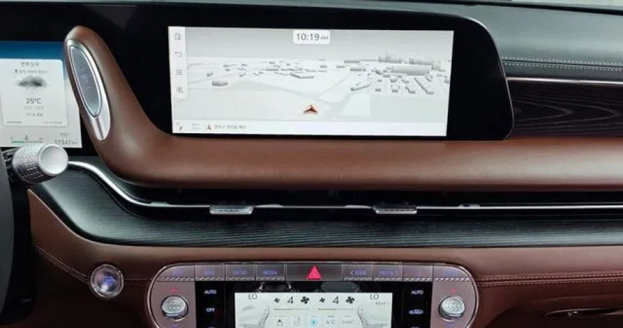 Genesis G90 