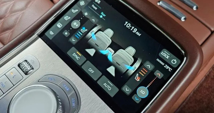 Genesis G90 