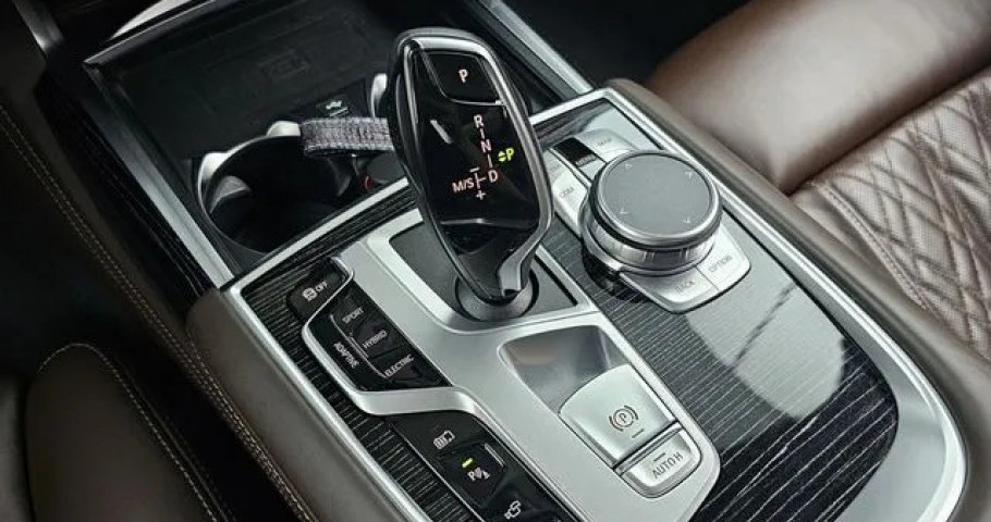 Bmw 7-Series 