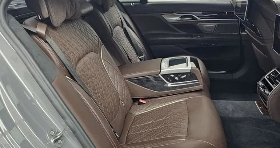 Bmw 7-Series 