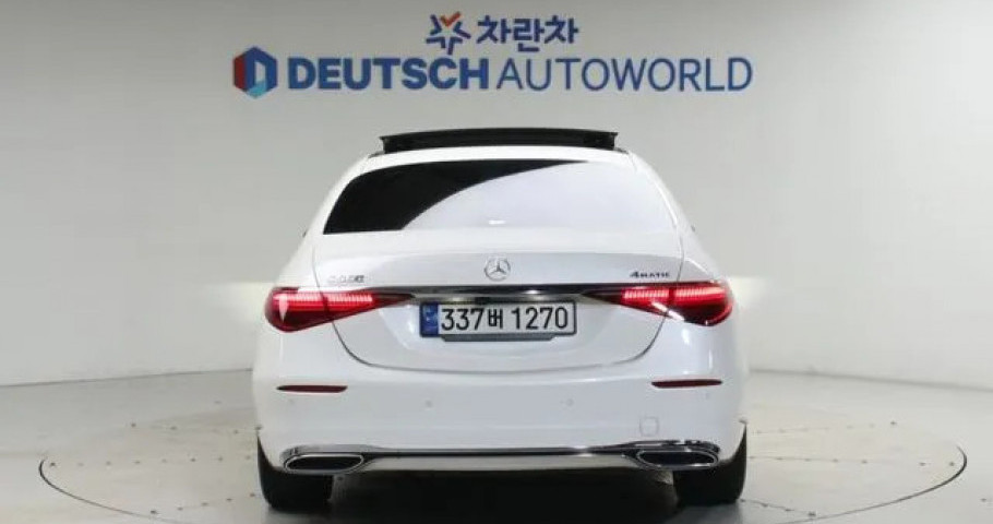 Mercedes-Benz S-Class 