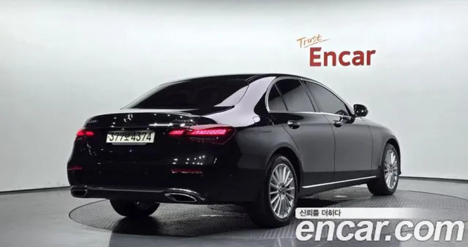 Mercedes-Benz E-Class 