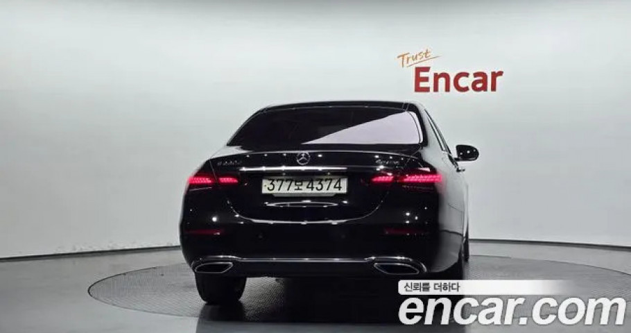 Mercedes-Benz E-Class 