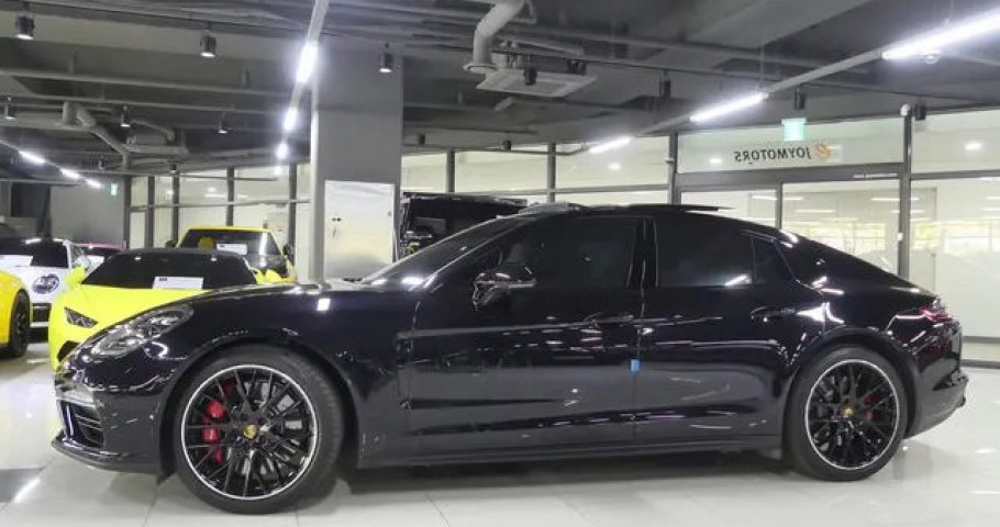 Porsche Panamera 