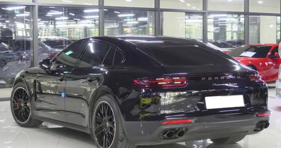 Porsche Panamera 