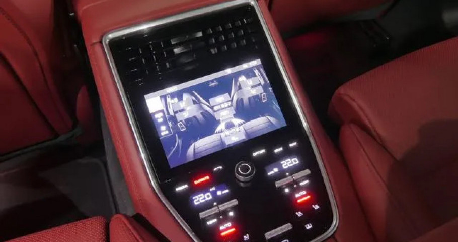 Porsche Panamera 