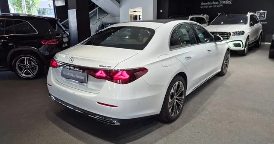 Mercedes-Benz E-Class 