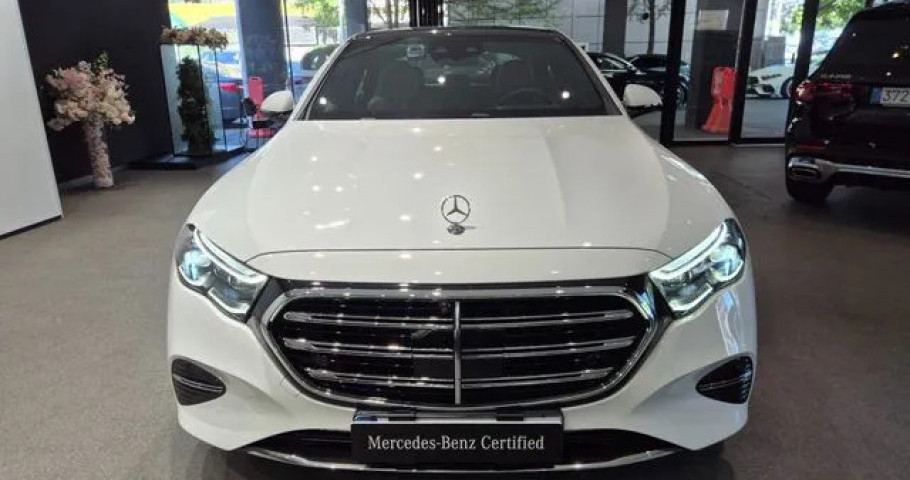 Mercedes-Benz E-Class 