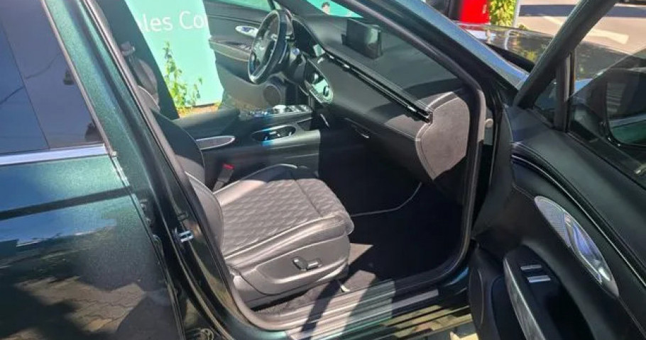 Genesis Gv70 