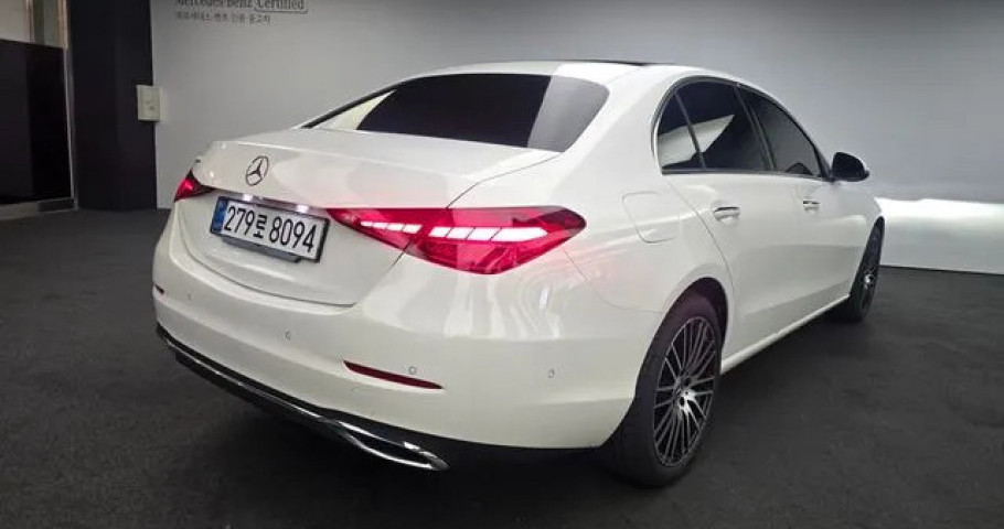 Mercedes-Benz C-Class 