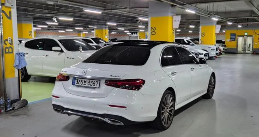 Mercedes-Benz E-Class 