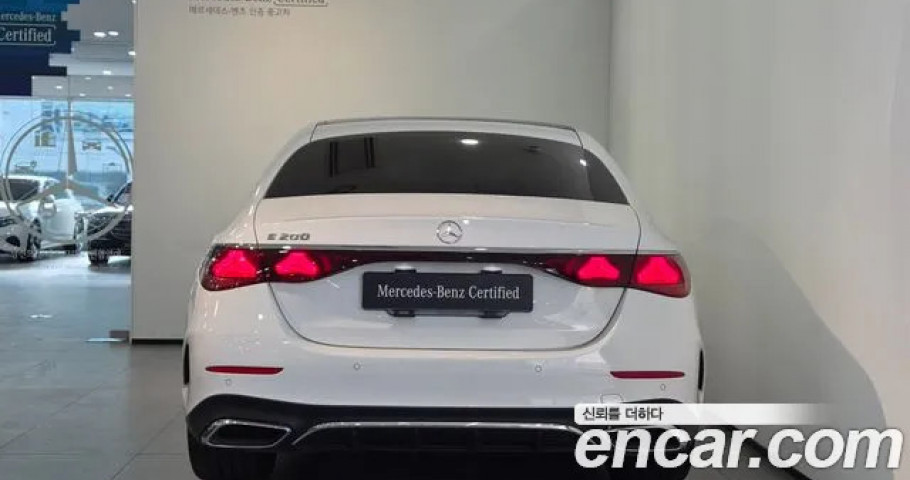 Mercedes-Benz E-Class 