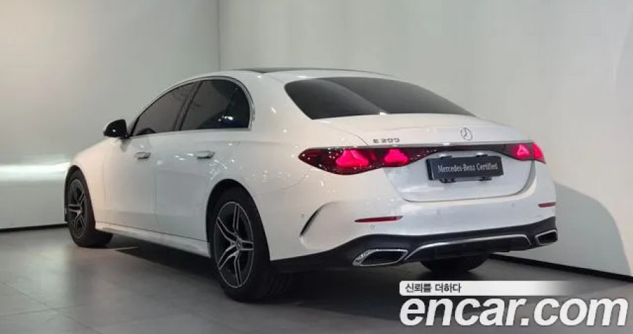 Mercedes-Benz E-Class 