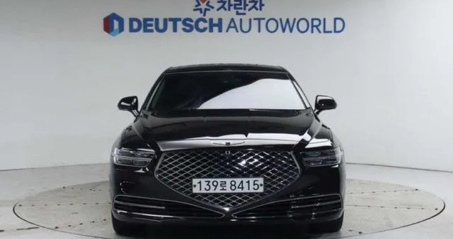 Genesis G90 