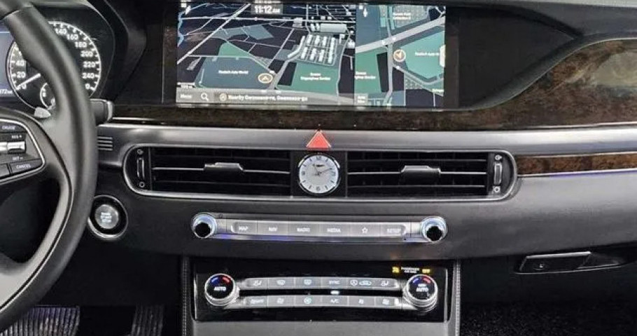Genesis G90 