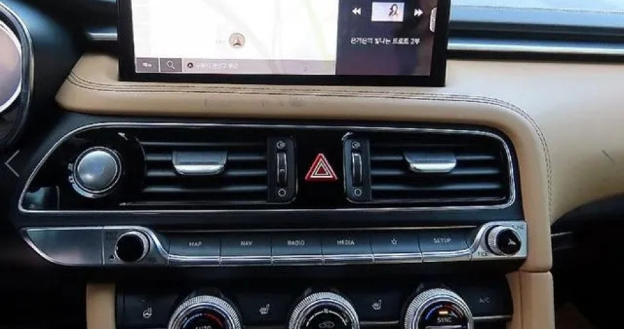Genesis G70 