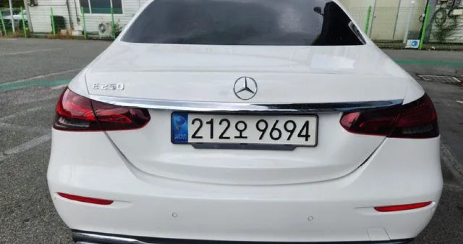 Mercedes-Benz E-Class 