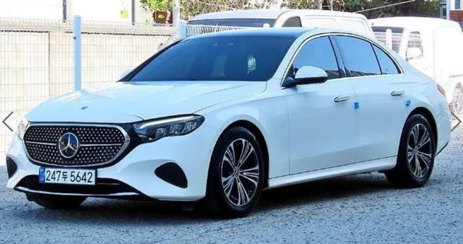 Mercedes-Benz E-Class 