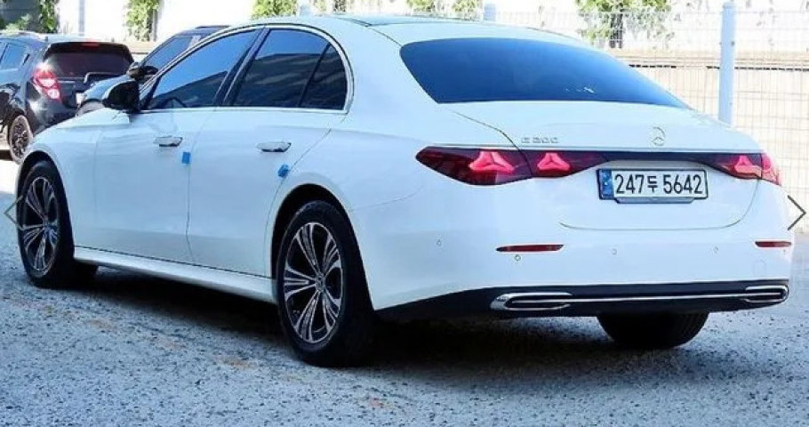 Mercedes-Benz E-Class 
