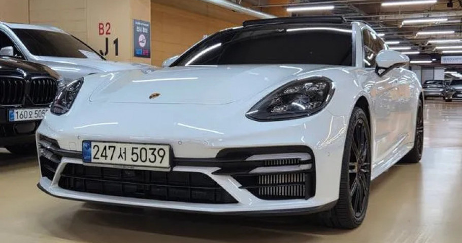 Porsche Panamera 
