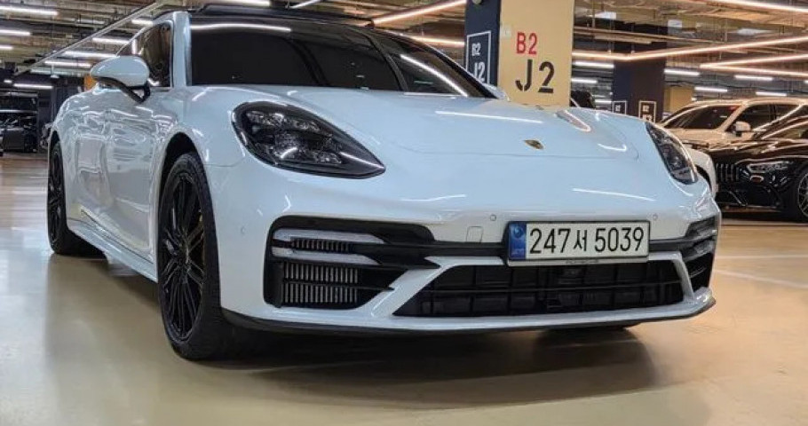 Porsche Panamera 