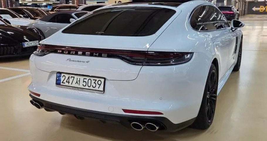 Porsche Panamera 
