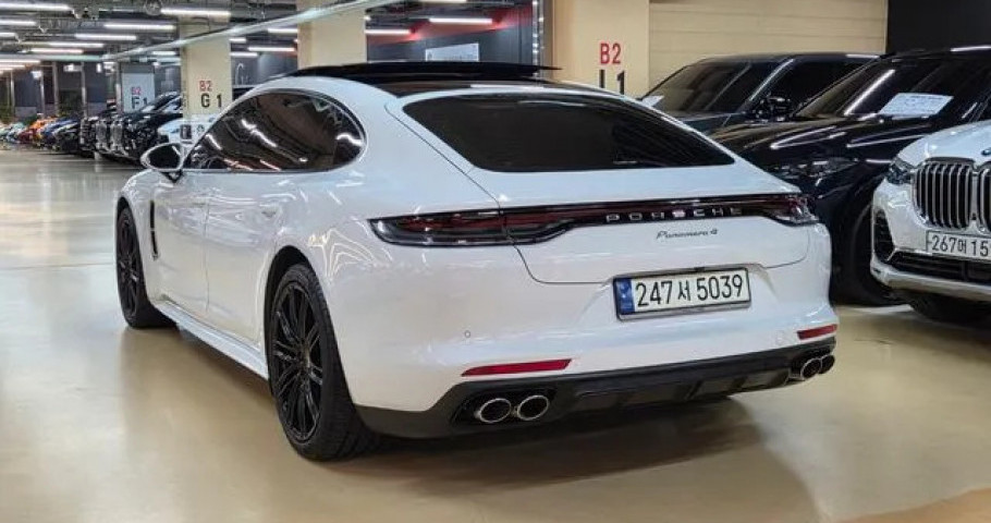 Porsche Panamera 