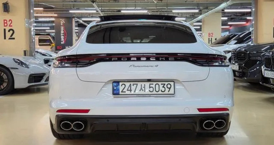 Porsche Panamera 