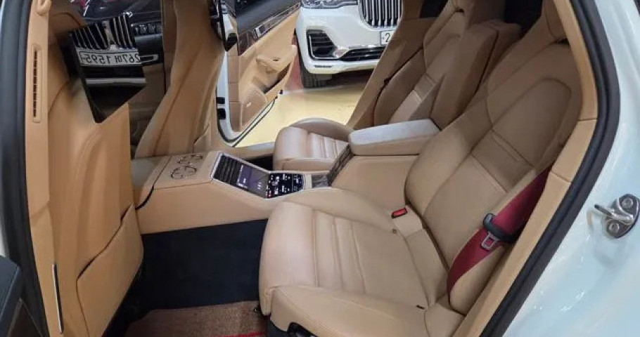Porsche Panamera 