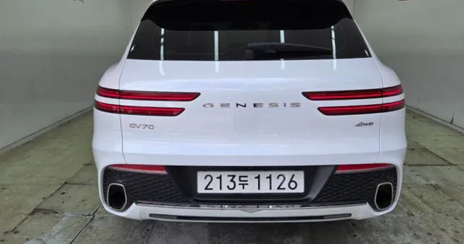 Genesis Gv70 