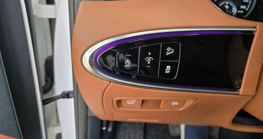 Genesis Gv70 