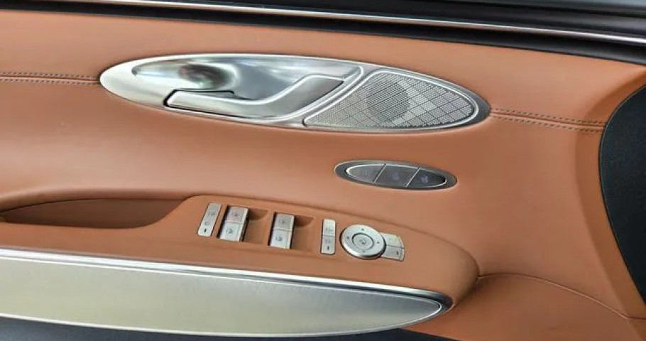 Genesis Gv70 