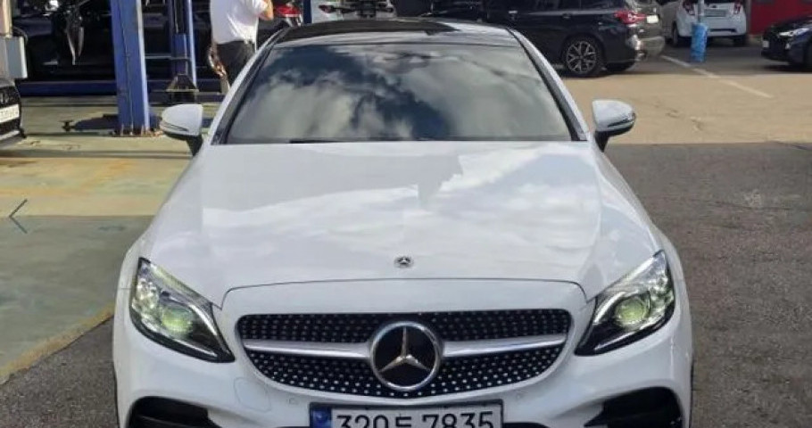 Mercedes-Benz C-Class 