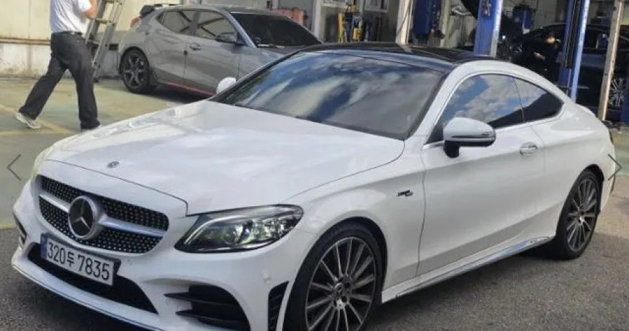 Mercedes-Benz C-Class 