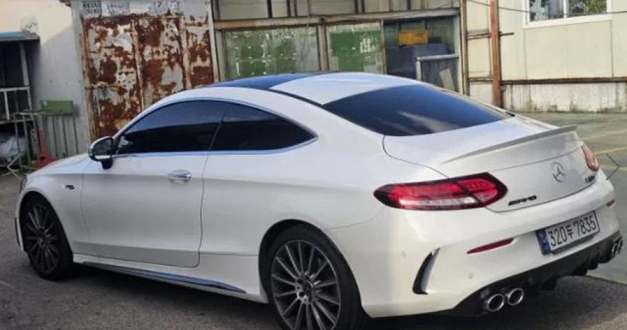 Mercedes-Benz C-Class 