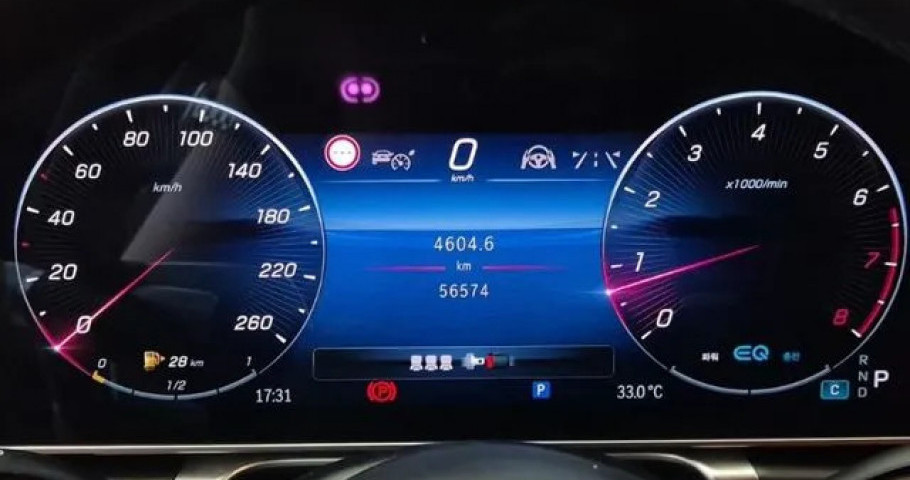 Mercedes-Benz S-Class 