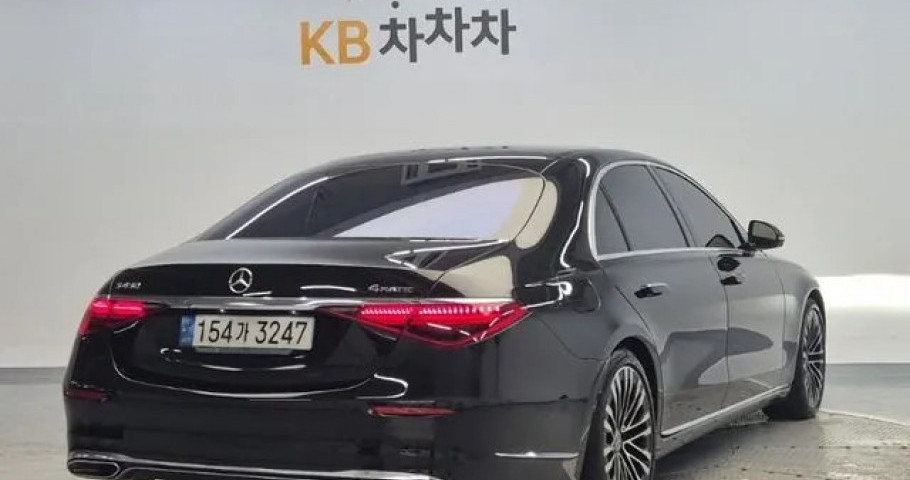 Mercedes-Benz S-Class 
