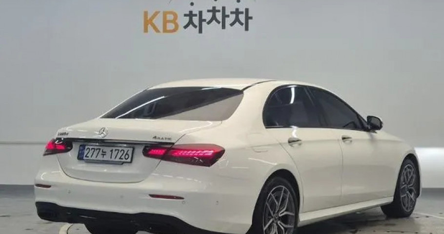 Mercedes-Benz E-Class 