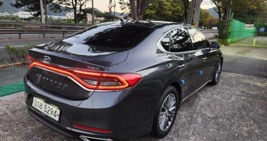 Hyundai Grandeur 